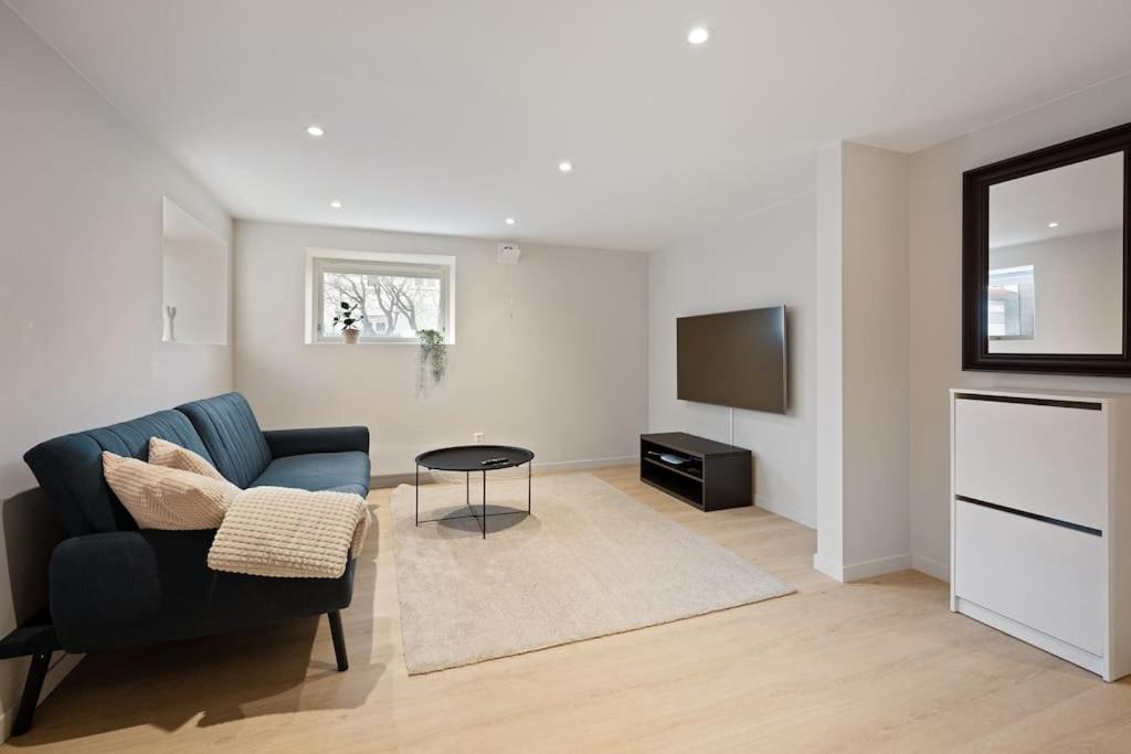 Practical Basement Apt With All Home Comforts Close To City Centre Stavanger Exteriör bild