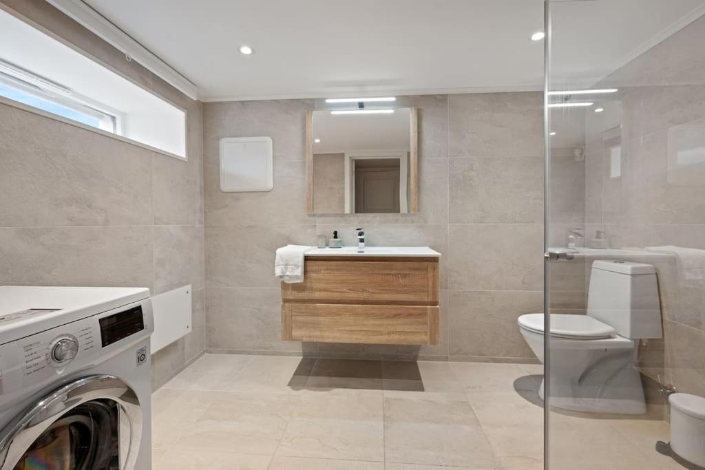 Practical Basement Apt With All Home Comforts Close To City Centre Stavanger Exteriör bild