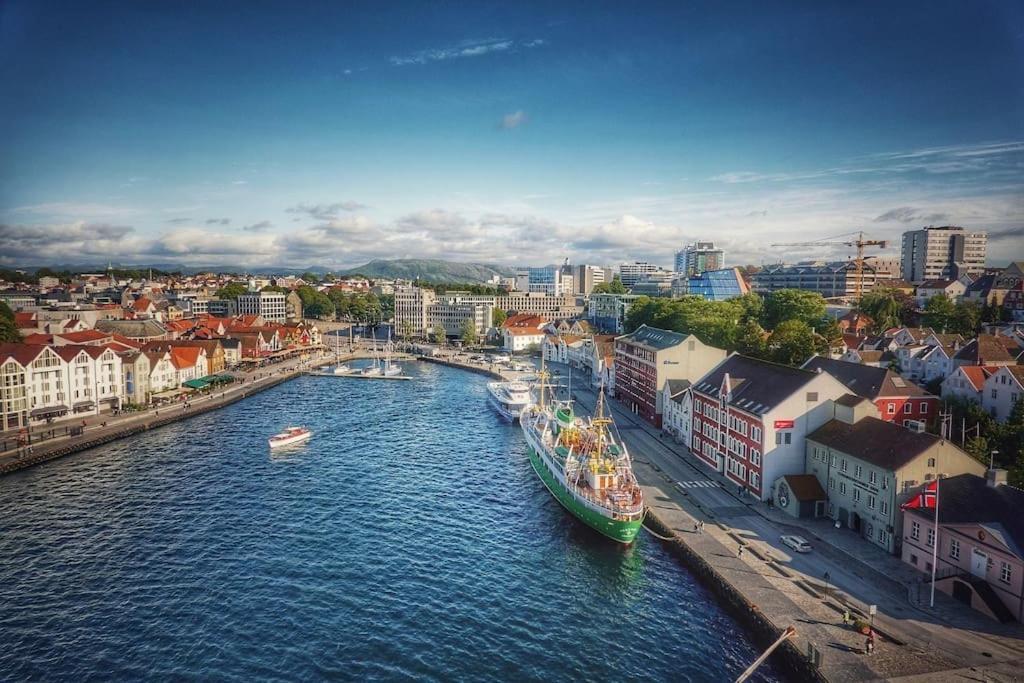 Practical Basement Apt With All Home Comforts Close To City Centre Stavanger Exteriör bild